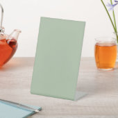 Sage Green Custom Branded Reclamebord Met Voetstuk (Insitu)