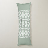 Sage Green Damask Lichaamskussen (Achterkant (Verticaal))