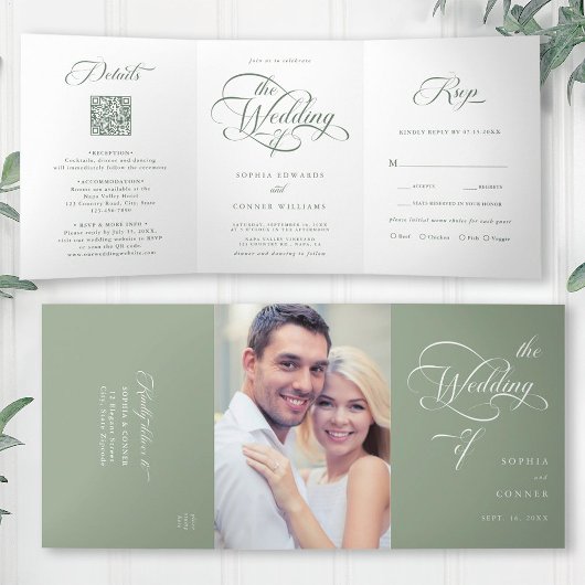 Sage Green Delicate Elegant Script Wedding Drieluik Uitnodiging