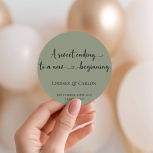 Sage green Een mooi einde aan een nieuw begin Ronde Sticker