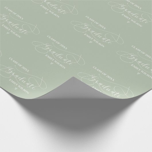 Sage Green Elegant Script Klasse van 2025 Afstuder Cadeaupapier (Hoek)