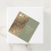 Sage Green en Gold Wedding met Elegante Luxe Bedankjes Labels (In situ)