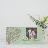Sage Green en Soft Brown, gestileerde eco-boom Save The Date (Staand voorkant)