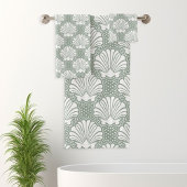Sage Green en White Seashell Coastal Bad Handdoek