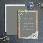 Sage Green Eucalyptus Wood Lace Script Weddenschap Kaart<br><div class="desc">Oh, we zijn zo blij met deze traditionele formele groene, rustige trouwuitnodiging. Dit houten ontwerp doet ons denken aan een vlakke legger, en we voelen dat het lijkt op een groene slok op een houten tafel, met de bruidskap en bloemen erboven! Een deel van een trouwsuite waarvan we hopen dat...</div>