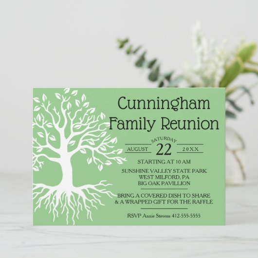 Sage Green Family Reunion Tree Silhouette Save The Date (Staand voorkant)