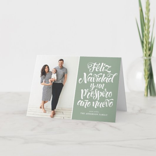 Sage Green Feliz Navidad Script Kerstfoto Feestdagen Kaart (Voorkant)