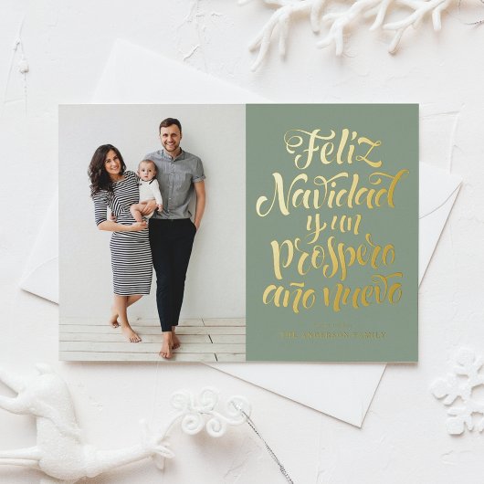 Sage Green Feliz Navidad Script Kerstfoto Folie Feestdagenkaart