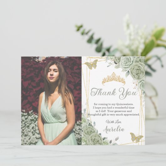 Sage Green Floral Butterflies Quinceañera Foto Bedankkaart (Staand voorkant)