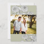  Sage Green Floral Foto Weddenschap Kaart (Achterkant)