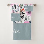 Sage Green Floral Pink Pattern Naam Bad Handdoek (Insitu)