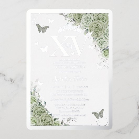 Sage Green Floral Quinceañera Vlinders Zilver Folie Uitnodiging (Voorkant)