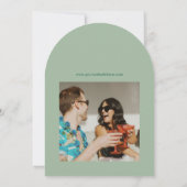 Sage Green Fun Gratis Drinken Save The Date Weddin Kaart (Achterkant)