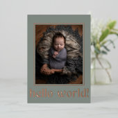 Sage Green Hallo World Foto Birth Announance Folie Uitnodiging (Staand Voorkant)