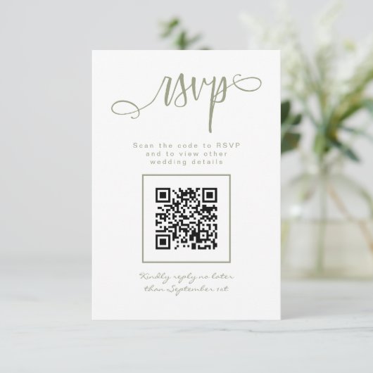 Sage Green Handgeschreven Script Eenvoudige QR-cod RSVP Kaartje (Staand voorkant)