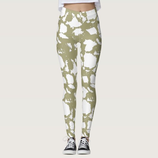 Sage Green Koe Print Leggings (Voorkant)