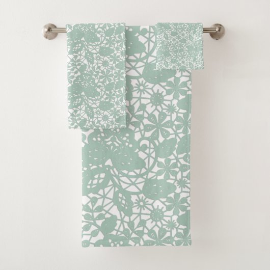 Sage Green Lace Design BATHROOM TOWEL SET Bad Handdoek (Insitu)
