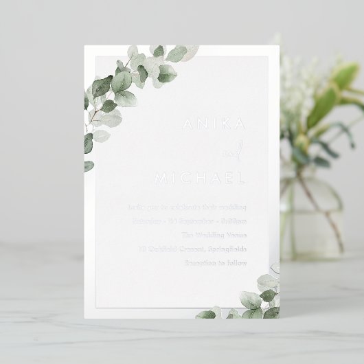 Sage Green Leaf & Silver Elegant Wedding Folie Uitnodiging (Staand Voorkant)