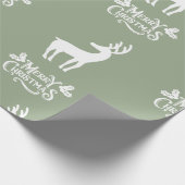 Sage Green Merry Christmas Deer Cadeaupapier (Hoek)