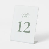 Sage Green Modern Elegant Trouwtafel Nummer Reclamebord Met Voetstuk (Voorkant)