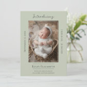 Sage Green Modern Foto geboorteaankondiging Aankondiging (Staand voorkant)