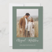 Sage Green Modern Minimalist Photo Wedding Kaart (Achterkant)