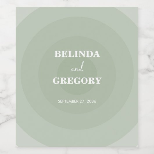 Sage Green Modern Monogram Weddenschap Wijn Etiket (Enkel label)