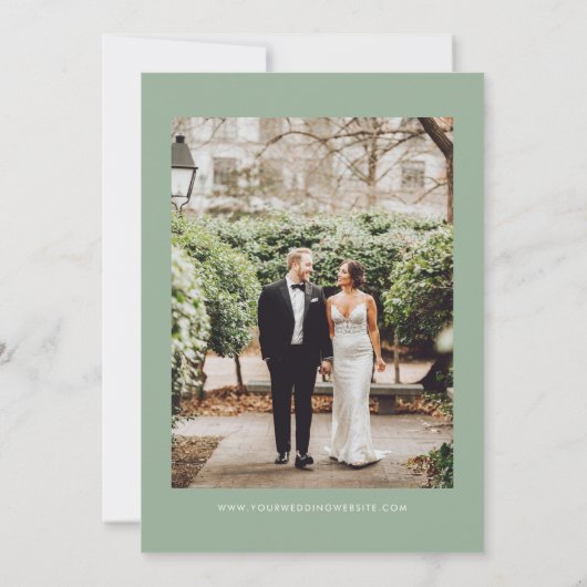 Sage Green Modern Photo Save the Dates Invitations Kaart (Achterkant)