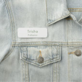 Sage Green Modern Script Custom Employee ID Naamplaatje (In situ)