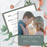 Sage Green Modern Typography Simple Photo Wedding Aankondigingskaart<br><div class="desc">Sage Green Modern Typography Simple Photo Wedding Save the Date Notice Briefkaart. Laat je familie, vrienden en collega's weten dat je een datum hebt vastgesteld voor je trouwfeest met deze elegante, stijlvolle en moderne bruiloft, behalve de datum van uitnodiging. Alle teksten zijn vooraf geregeld zodat u zich gemakkelijk en snel...</div>