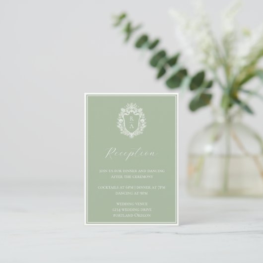Sage Green Monogram Crest Receptie Details Informatiekaartje (Staand voorkant)