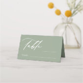 Sage Green Monogram Crest Trouwtafel Nummer Plaatskaartje (Voorkant)
