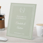 Sage green monogrammed elegant wedding welcome  reclamebord met voetstuk (Insitu)