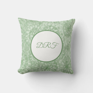 Sage Green Painted Flowers met Monogram Kussen