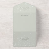 Sage Green Pine & Holly in Sneeuw All In One Uitnodiging (Buitenkant)