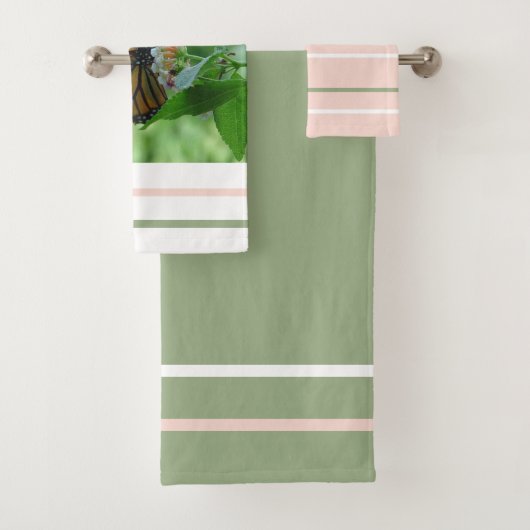 Sage Green Pink White Stripes Butterfly Bad Handdoek (Insitu)
