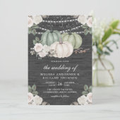 Sage Green Pumpkin en White Floral Wood Wedding Kaart (Staand voorkant)