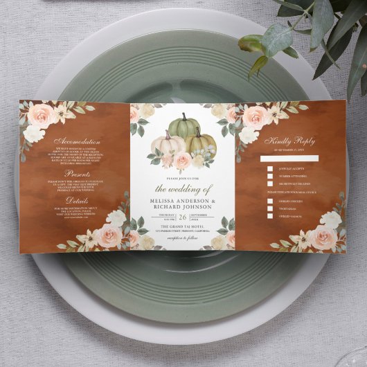 Sage Green Pumpkin Peach Floral Terracotta Wedding Drieluik Uitnodiging