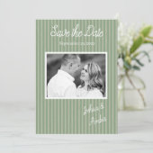 Sage Green Rustic Woodland Fotobruiloft Save The Date (Staand voorkant)