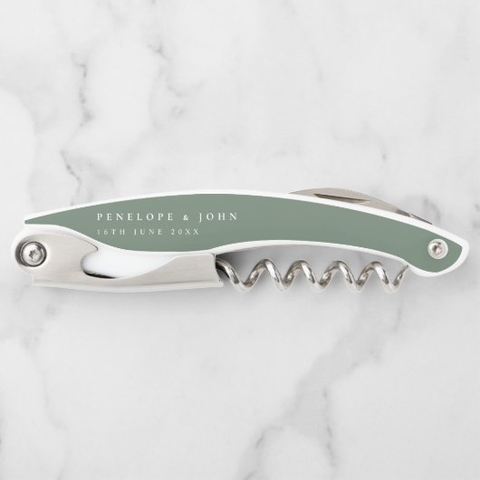 Sage Green Serif Text Name Date Wedding Kurkentrekker (Voorkant)