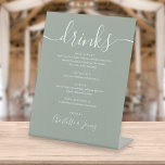 Sage Green Signature Script Wedding Drinken Menu Reclamebord Met Voetstuk<br><div class="desc">Dit elegante,  groene,  minimalistische menu-teken voor drinken is perfect voor uw huwelijksfeest. Ontworpen door: Thisnotme©</div>