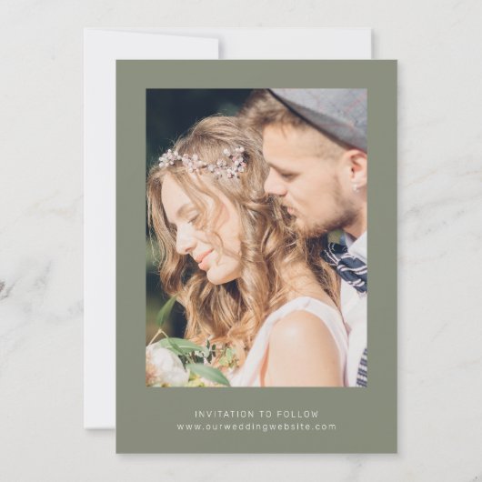 Sage Green Simple Minimalist Weduwfoto Save The Date (Achterkant)
