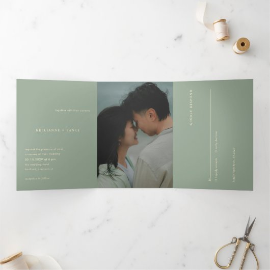 Sage Green Simple Photo Modern Wedding Drieluik Uitnodiging (Binnen)