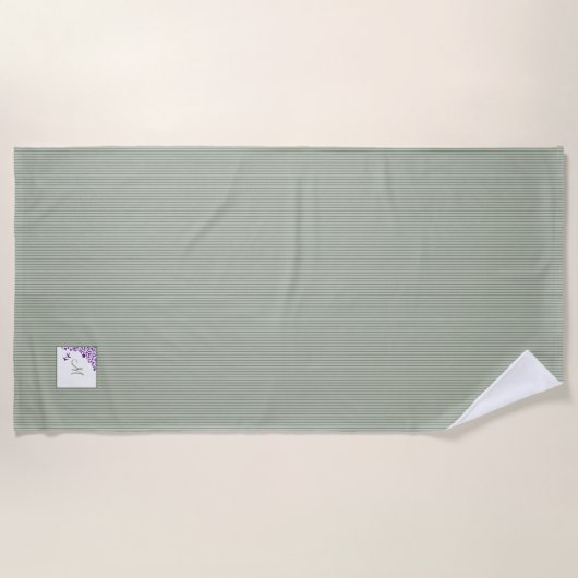 Sage Green Stripe Paars Floral Script Monogram Strandlaken (Voorkant)