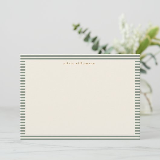  Sage Green Stripes Gepersonaliseerde Kerst Bedankkaart (Staand voorkant)