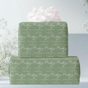 Sage Green Typography Gepersonaliseerde bruiloft Cadeaupapier