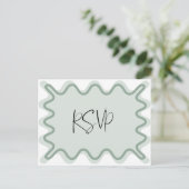 Sage Green Wavy Border RSVP-Briefkaart Briefkaart (Staand voorkant)