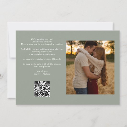 Sage Green Wedding 2 Foto QR Code Elegant Script Save The Date (Achterkant)