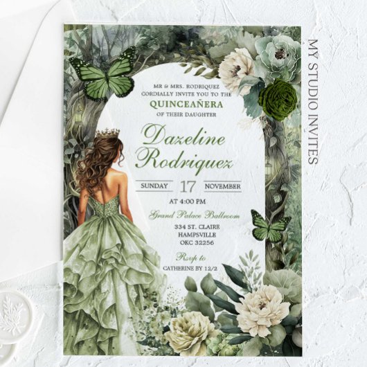 Sage Green Whimsical Forest Quinceanera Acryl Uitnodigingen