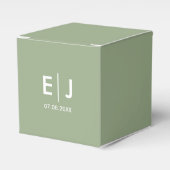 Sage Green & White Monogram Weddenschap Bedankdoosjes (Voorkant Zijde)